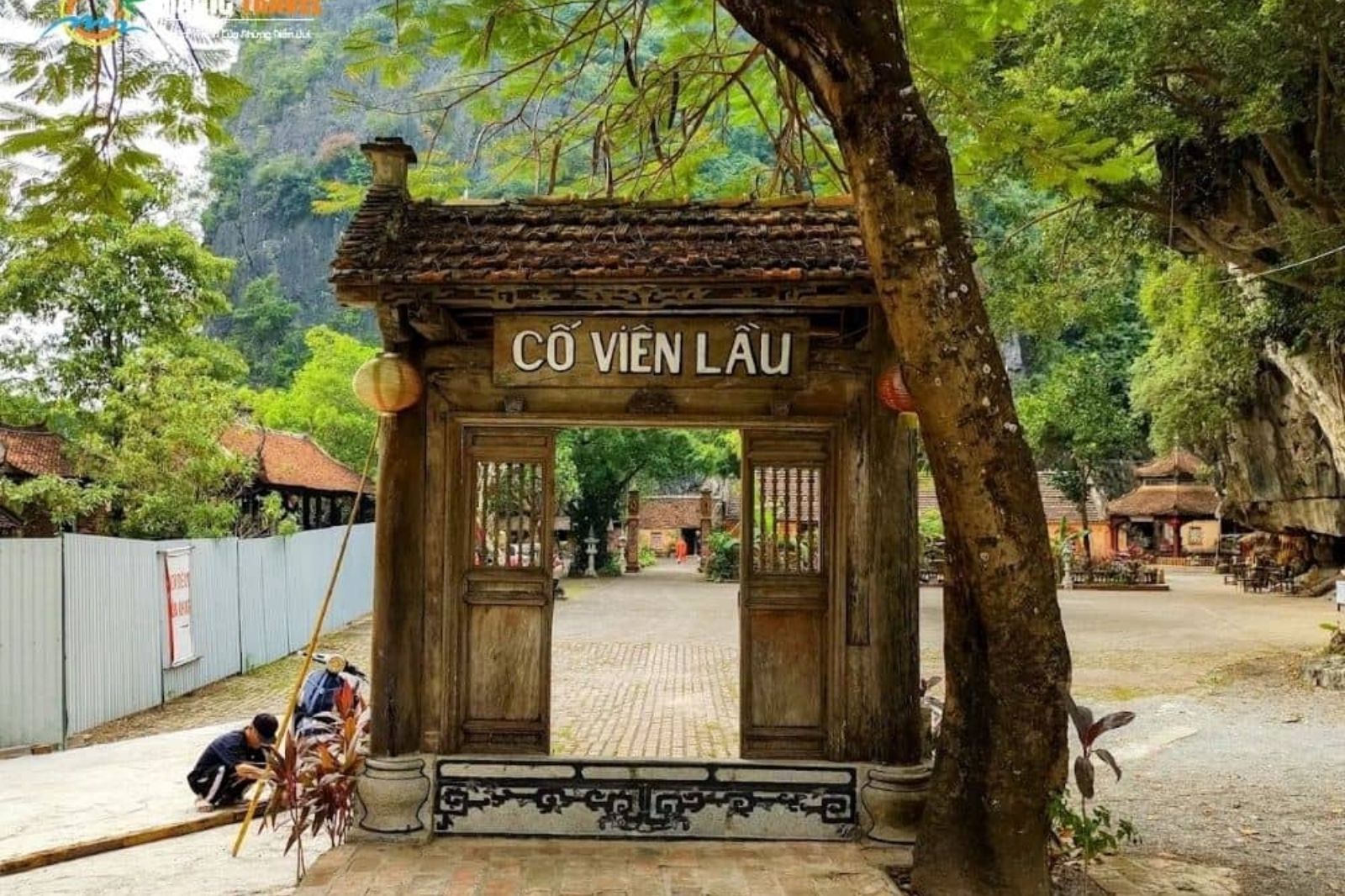 Cố Viên Lầu hay còn gọi là Làng Việt Cổ 