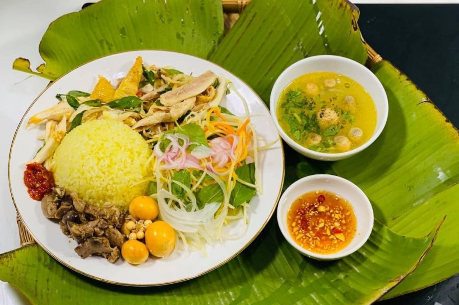 Cơm gà bà Buội 