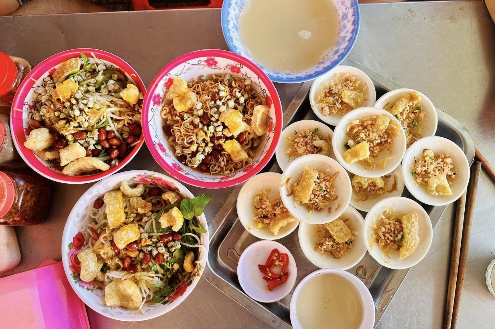 Từ cơm hến biến tấu thành bún hến và mì hến