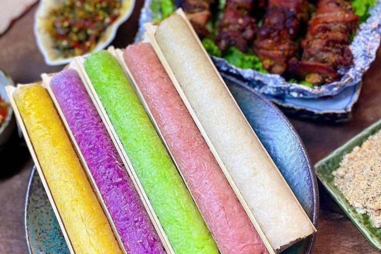 Cơm lam nướng ống tre