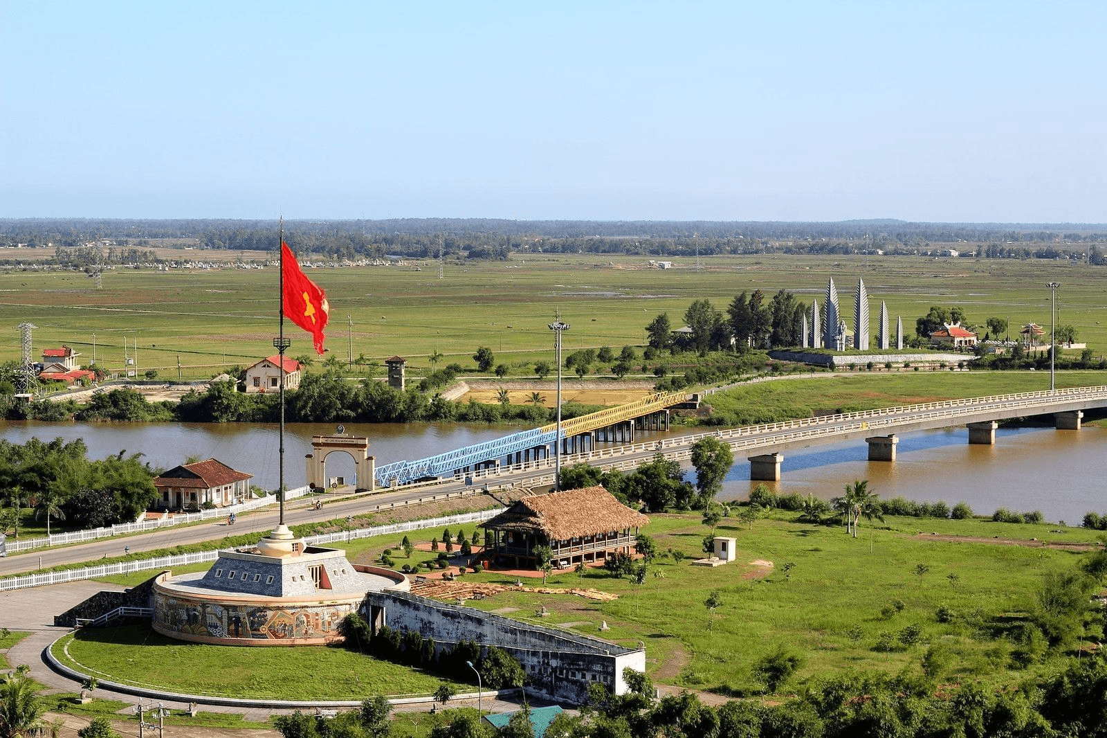 Cột cờ Hiền Lương 