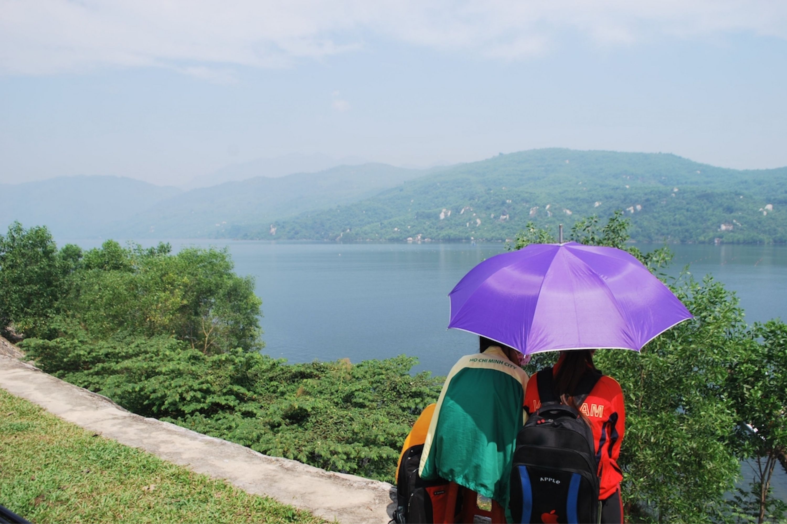 Dã ngoại ở hồ Đồng Xanh Đồng Nghệ khi thời tiết khô ráo