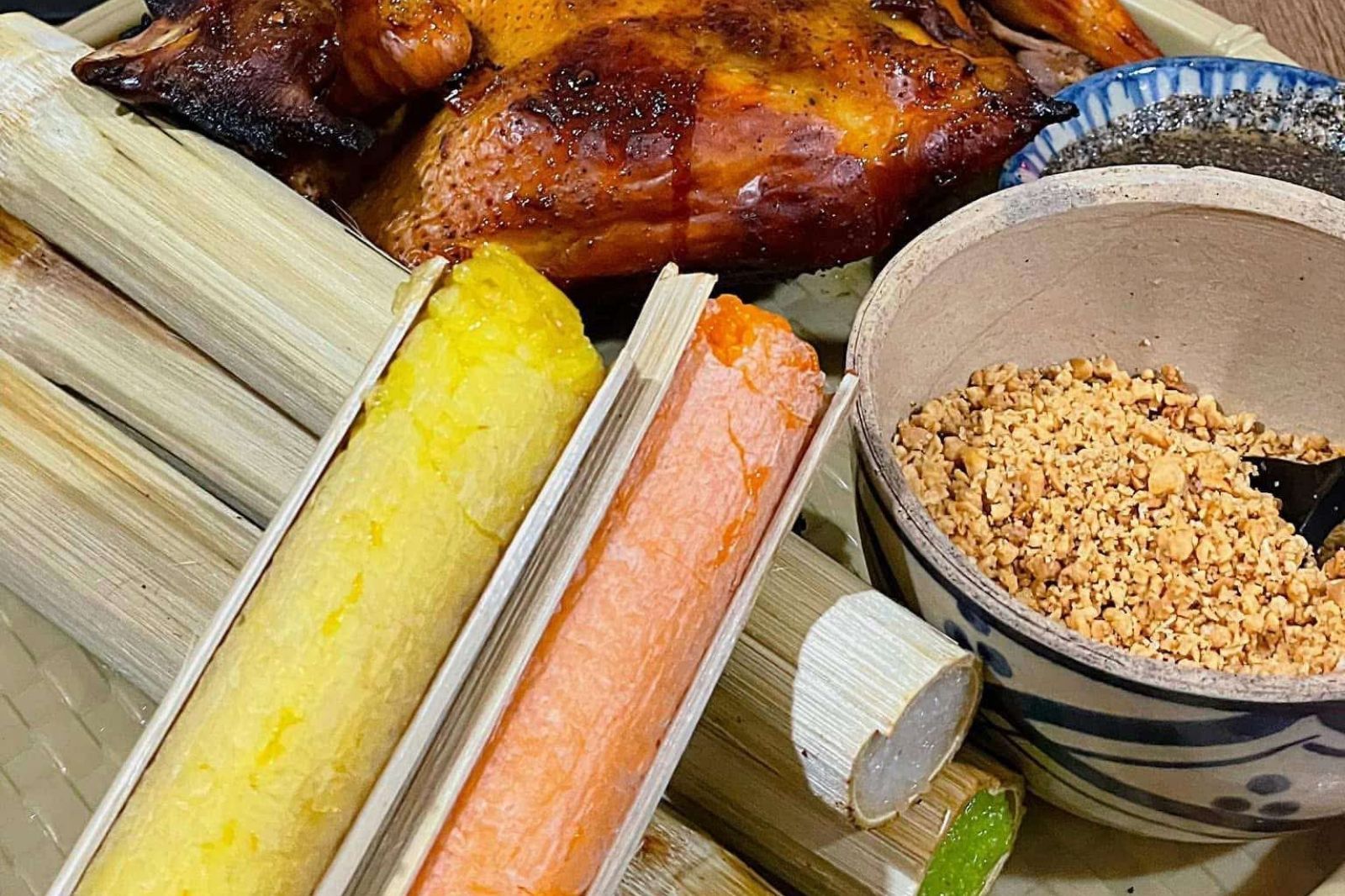 Đặc sản cơm lam của đồng bào 