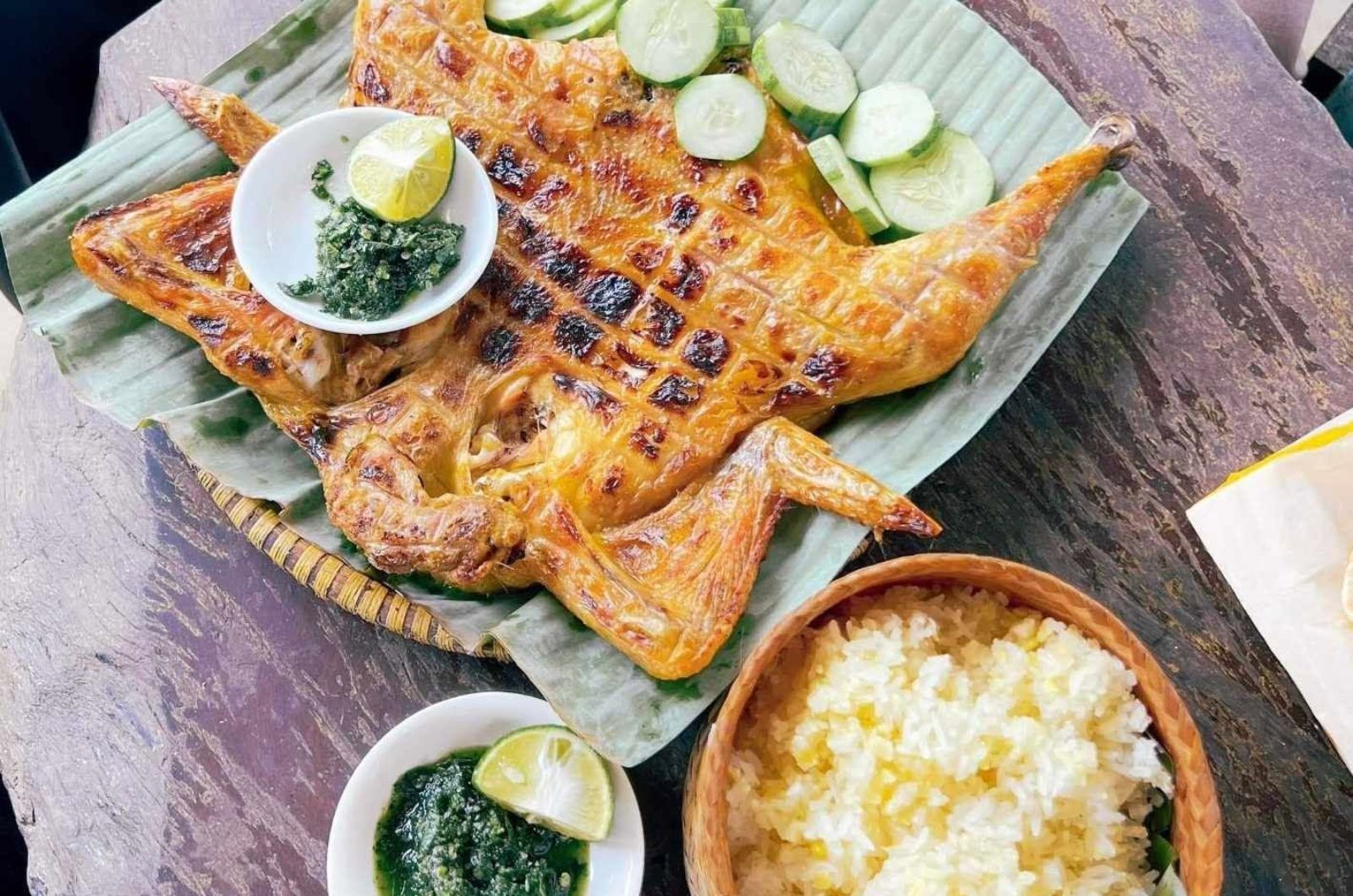 Đặc sản gà nướng chấm muối cheo