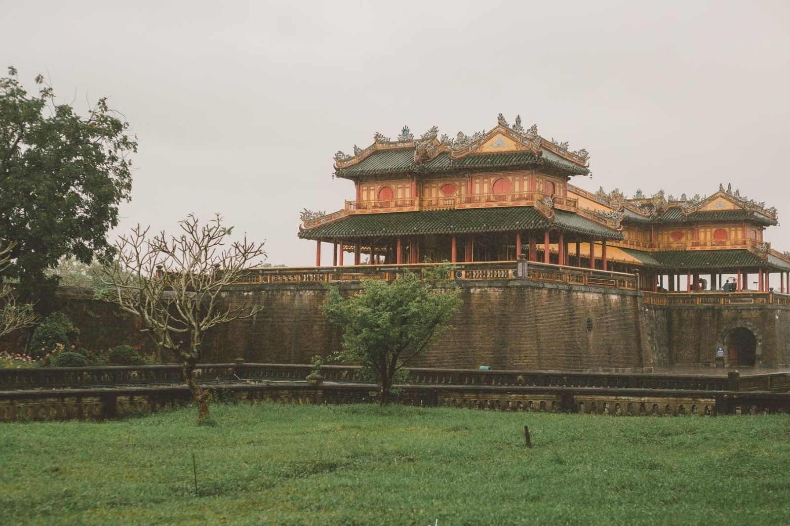 Đại Nội Huế vào ngày mưa