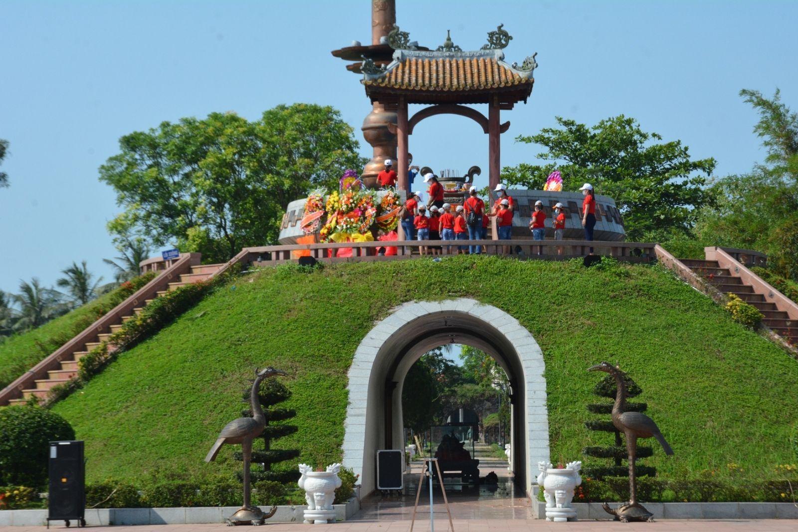 Đài tưởng niệm thành cổ Quảng Trị