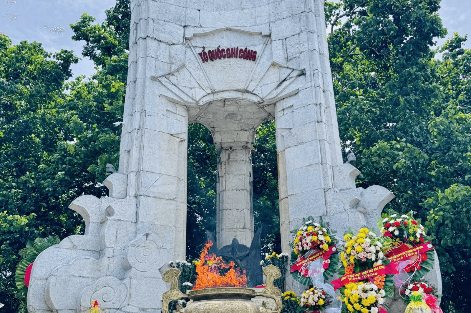 Đài tưởng niệm trung tâm