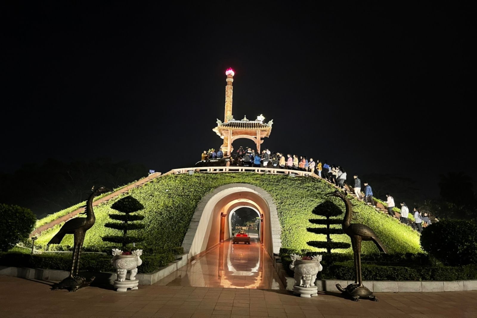 Đài tưởng niệm về đêm 