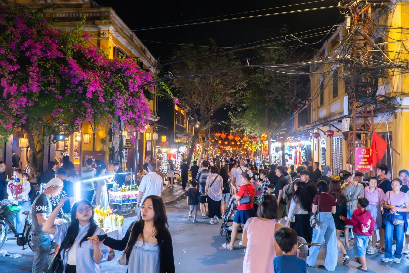 Dạo phố Hội An về đêm