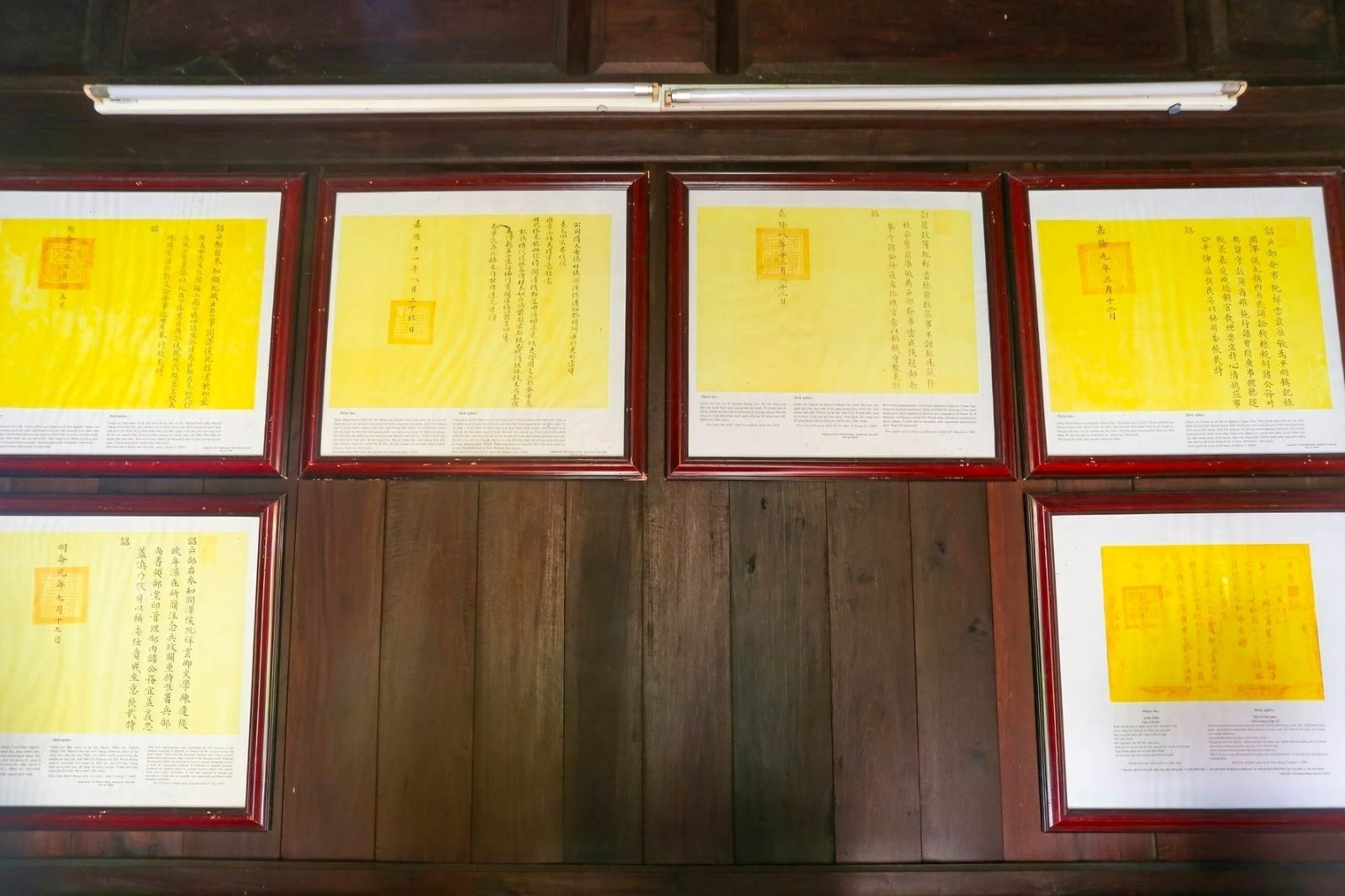 Chiêm ngưỡng đạo sắc thư tịch ở nhà thờ 