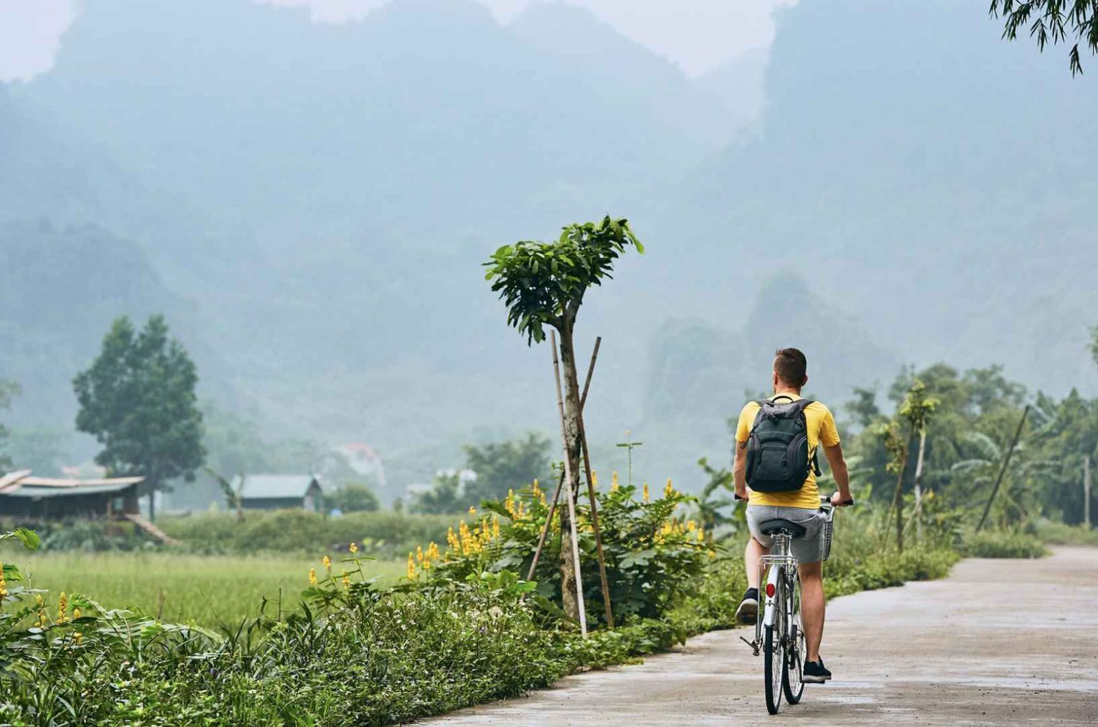Cycling to explore Phong Nha rural villages