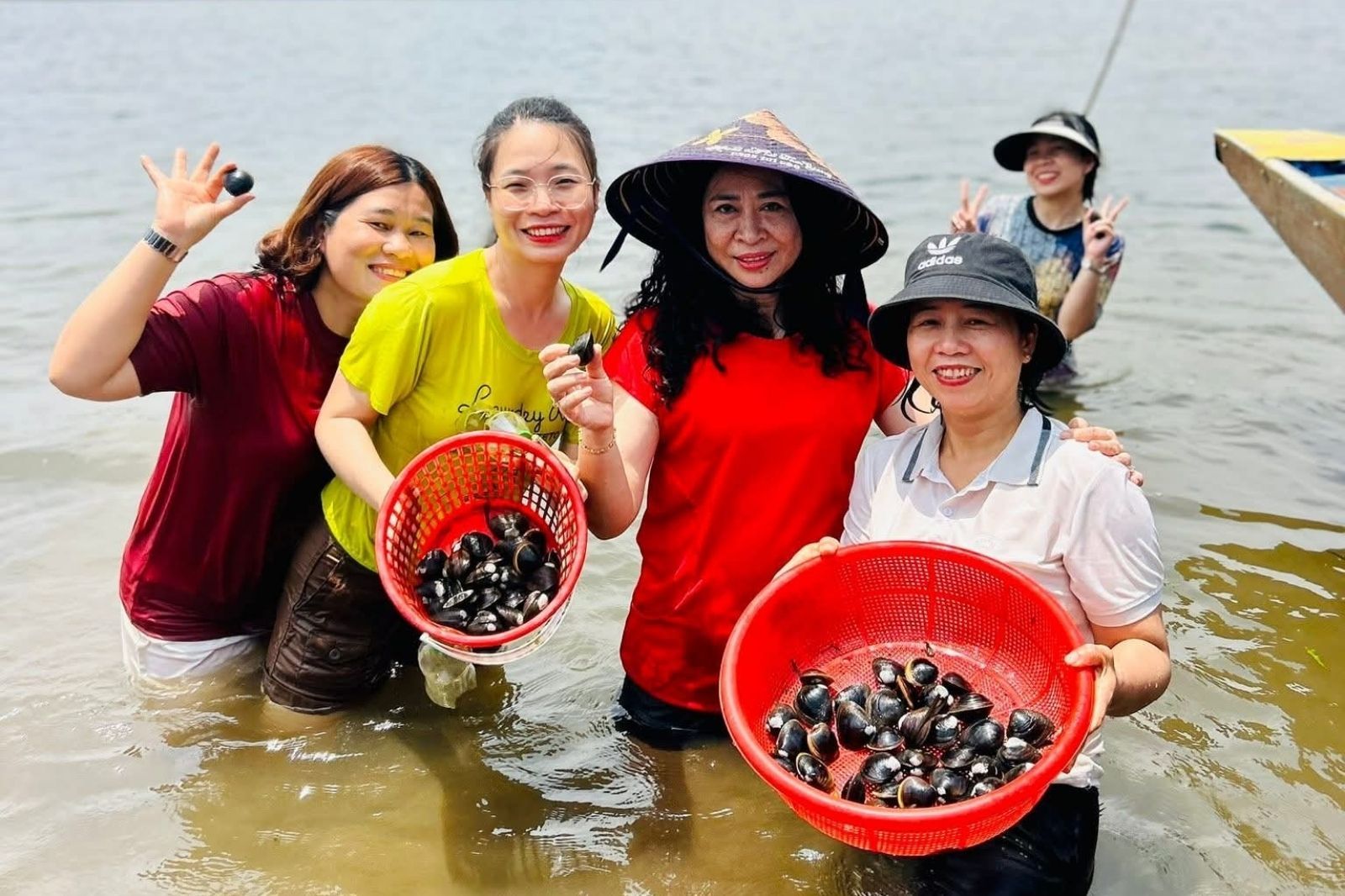 Nên đặt các tour du lịch sinh thái vào thời điểm từ tháng 4 đến tháng 7