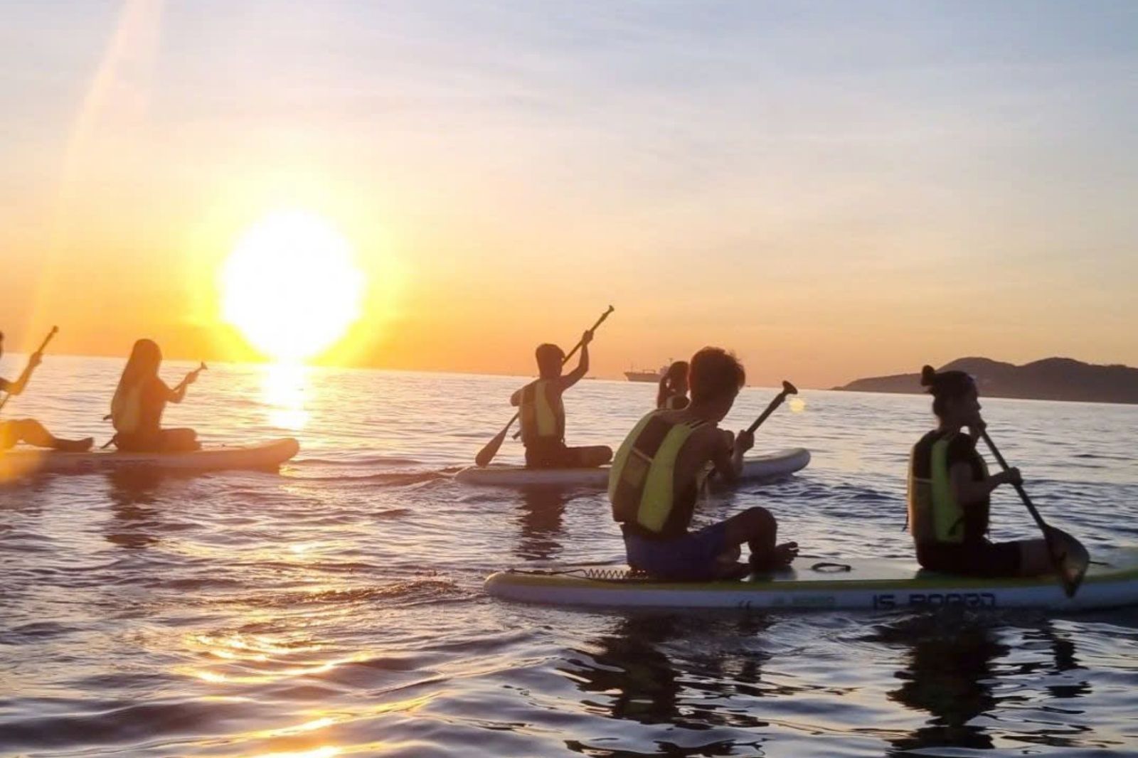 Đặt tour trước 2-4 tuần nếu đi vào mùa cao điểm