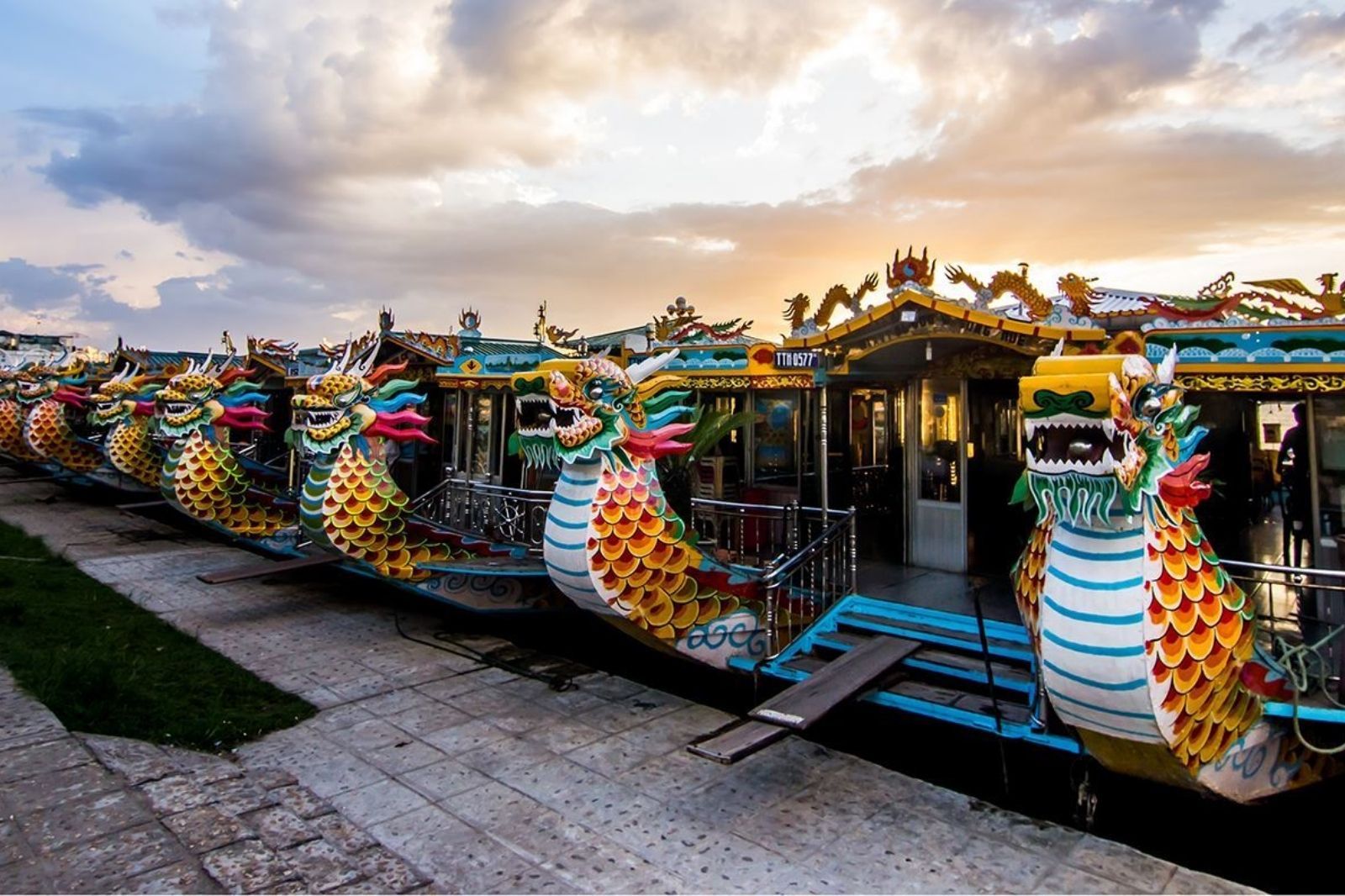 Đặt vé sớm và chọn chỗ ngồi đẹp