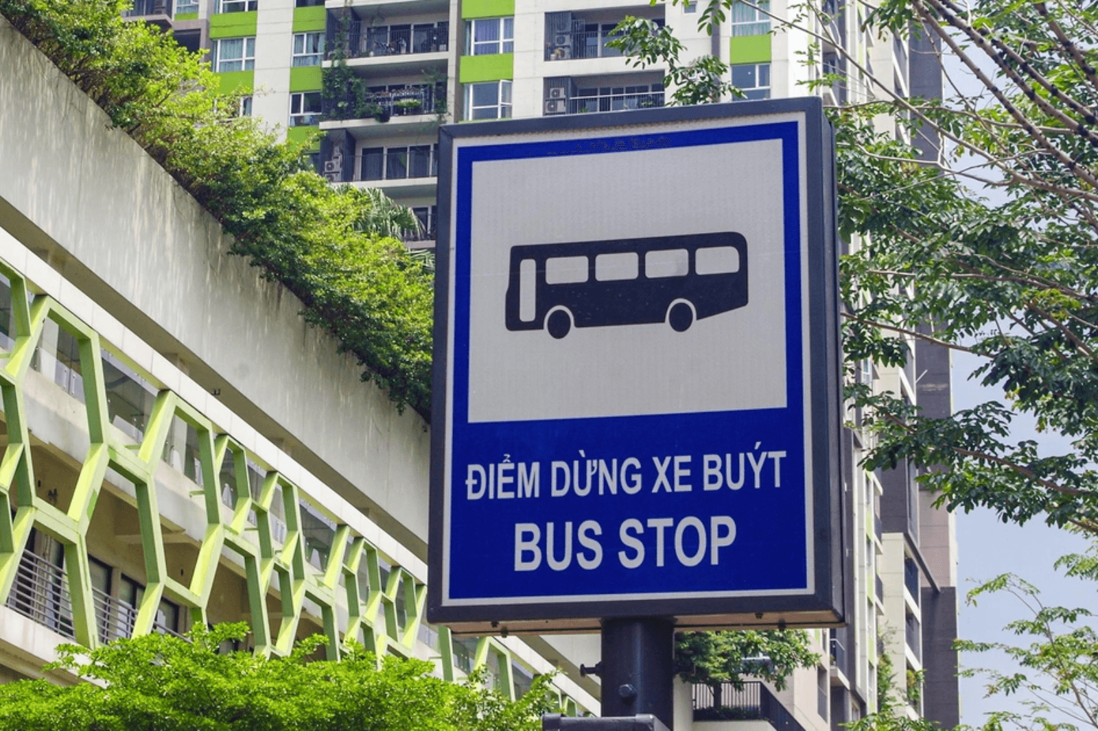 Dễ dàng đón xe tại trạm dừng xe buýt