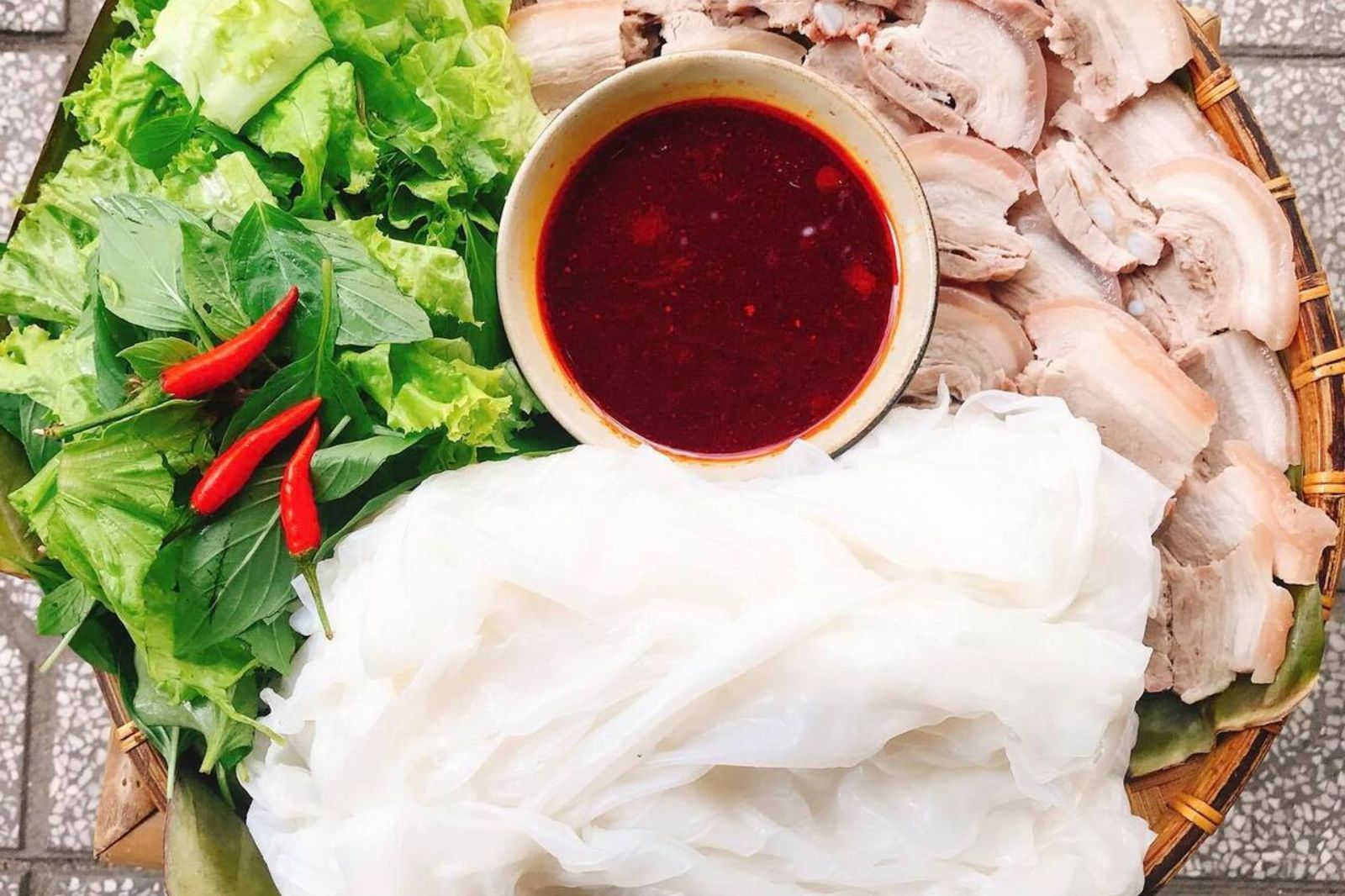 Dễ dàng tìm thấy bánh ướt Phương Lang ở các chợ truyền thống