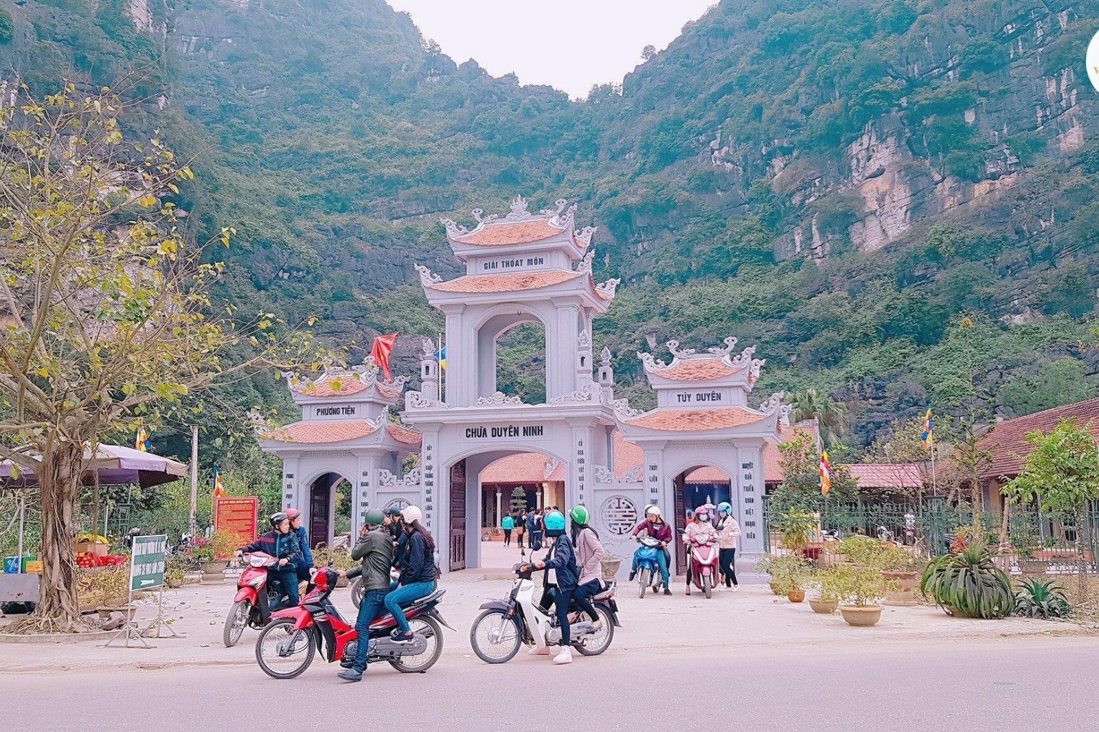 Những dịp đầu năm người dân thường đến chùa Duyên Ninh 