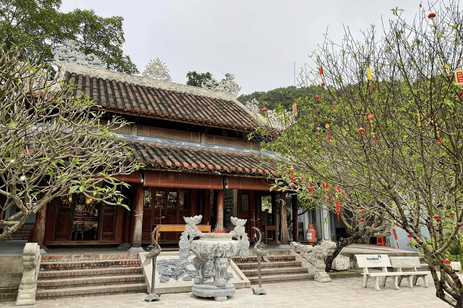 Đền nằm ở Đèo Ngang 