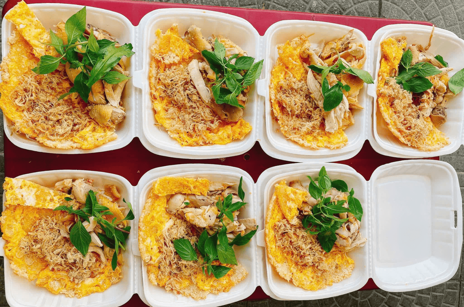 Đến Quảng Bình thì đừng bỏ lỡ xôi chiên chà bông giòn rụm