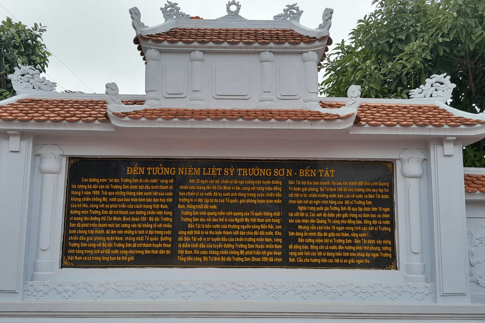 Đền tưởng niệm liệt sĩ Trường Sơn – Bến Tắt