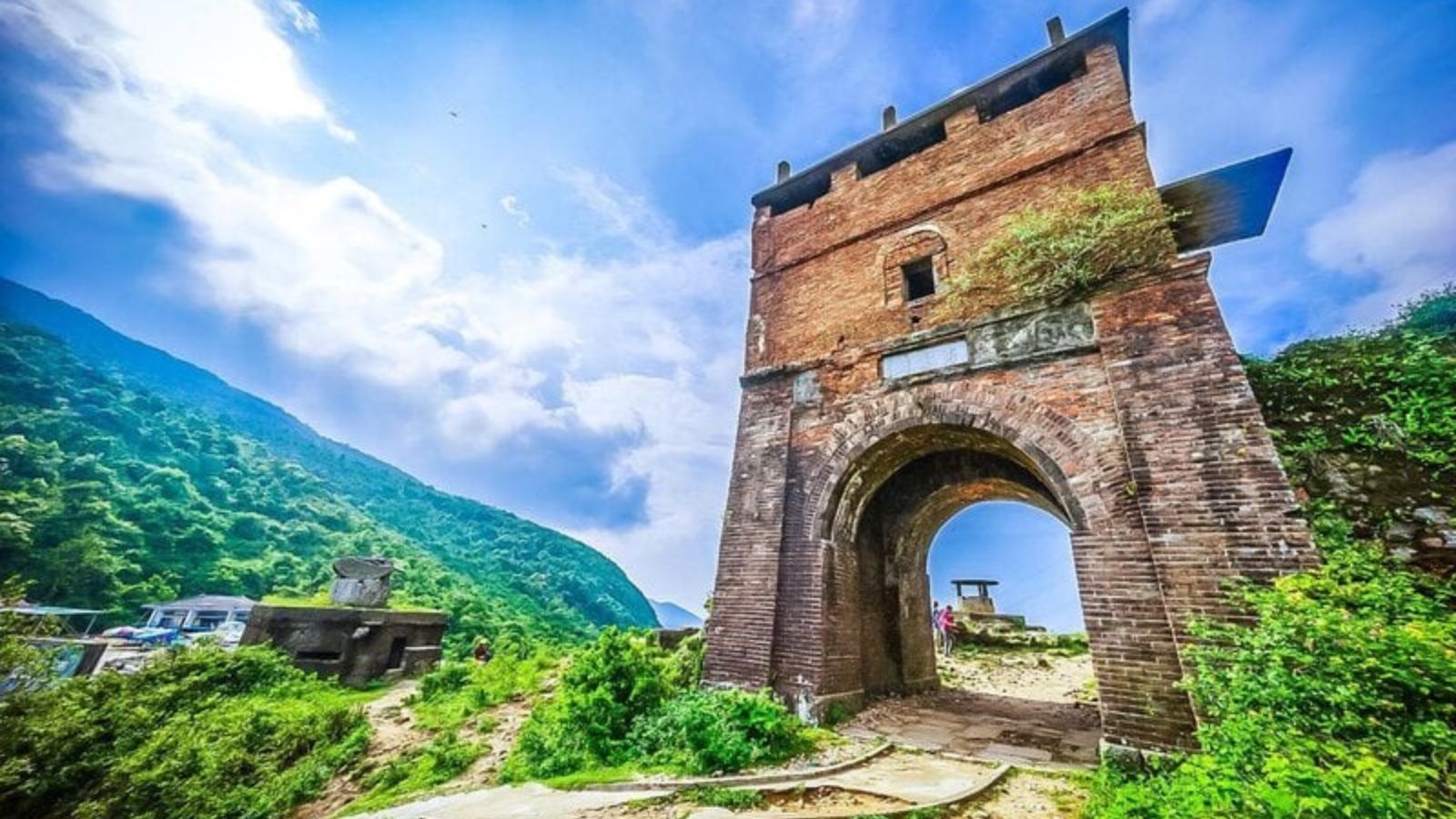 Hai Van Quan, monumento histórico en la cima del Paso Hai Van.