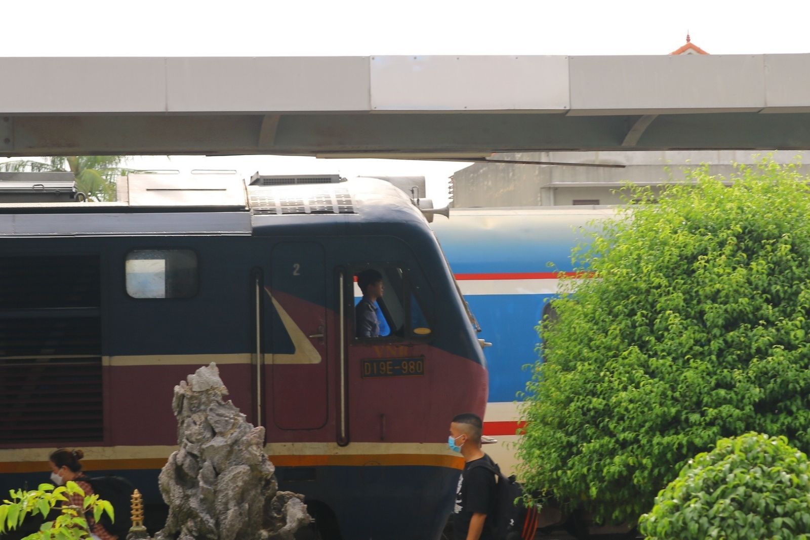 Có nhiều phương tiện di chuyển từ ga