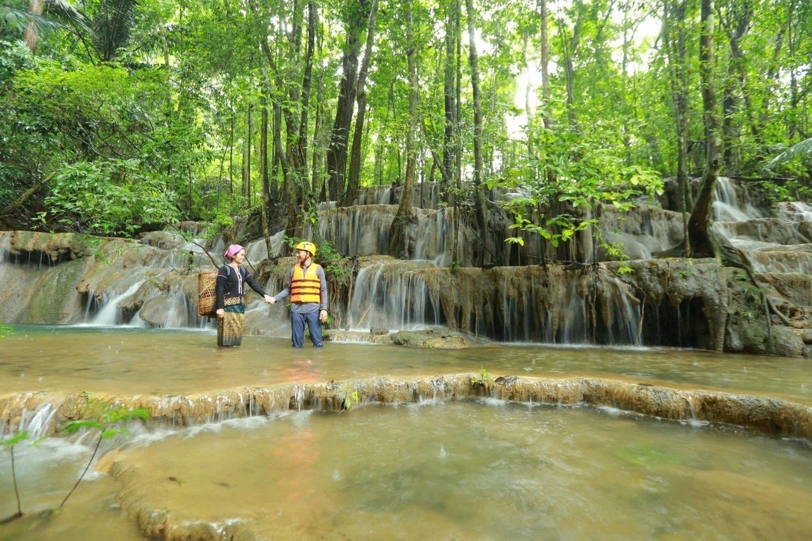 Đi theo tour để đảm bảo an toàn