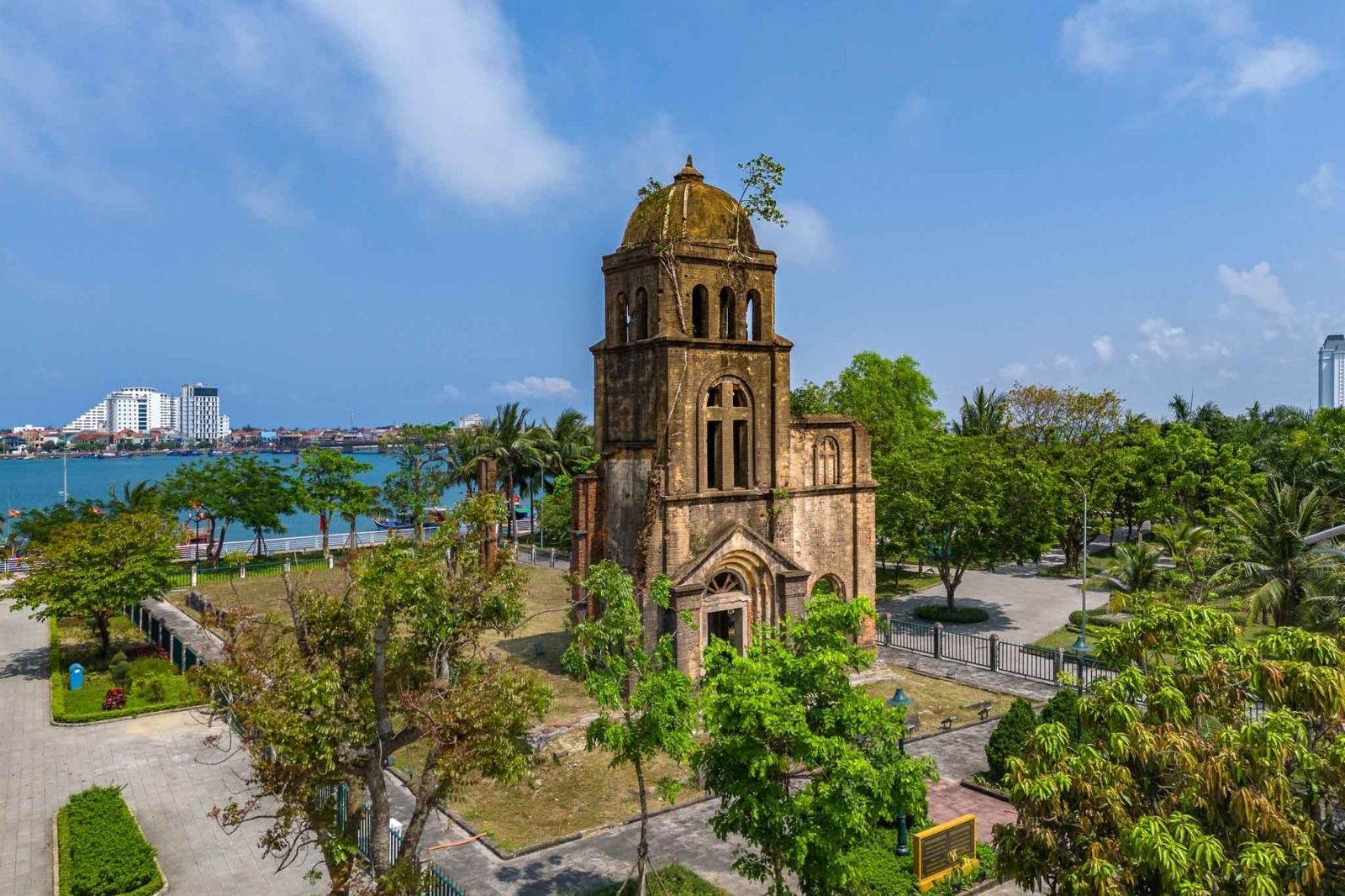Di tích nhà thờ Tam Tòa 