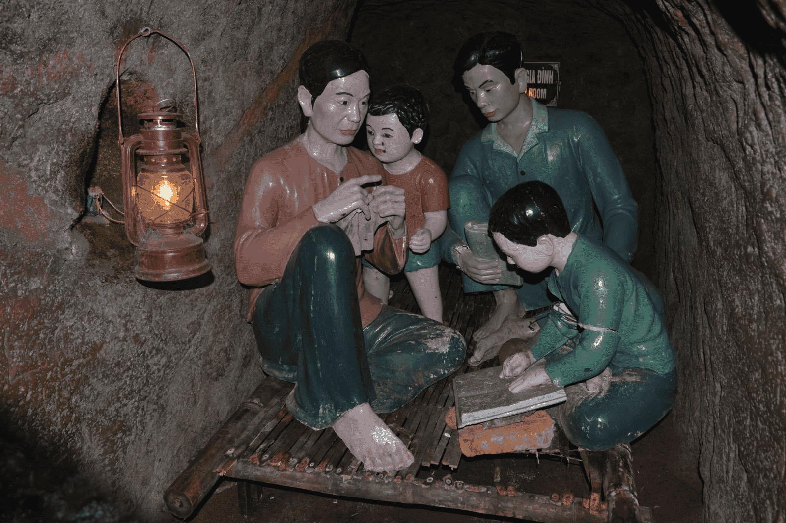 Địa đạo Vịnh Mốc 