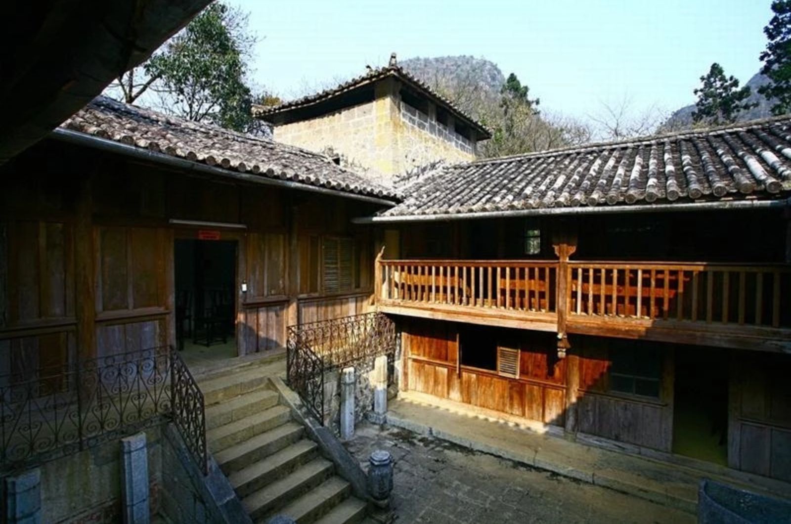 Palacio de la familia Vuong o Palacio del Rey H'Mông