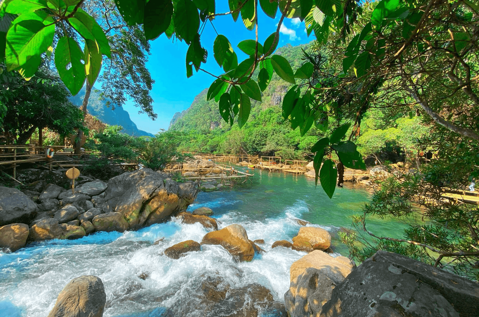 Dòng nước trong mát