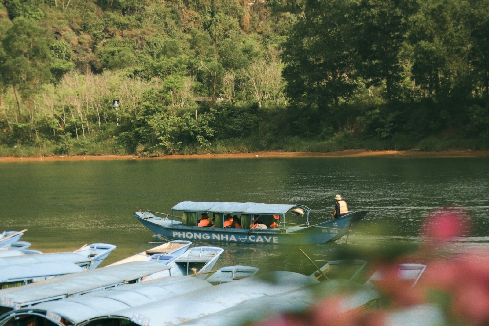 Tìm hiểu kỹ thông tin để những cơn mưa không còn là trở ngại cho chuyến đi