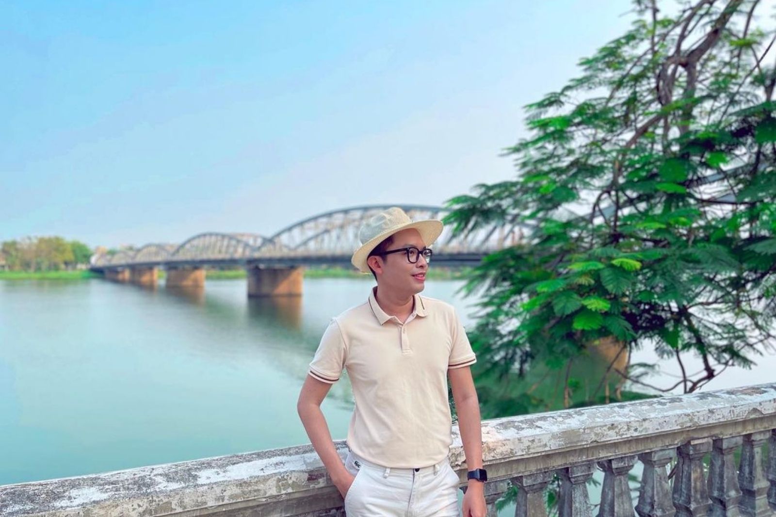 Cầu Tràng Tiền trở thành điểm check-in của du khách khi đến Huế 