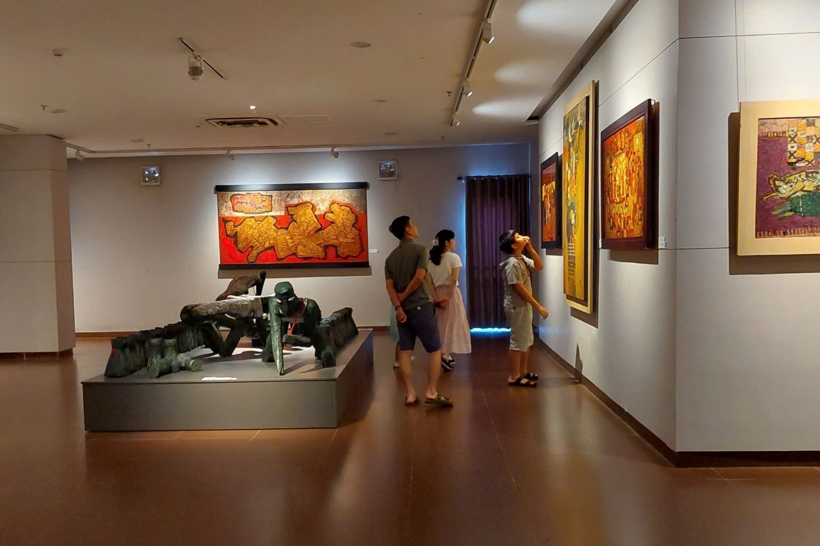 Du khách có thể mua vé trực tiếp tại bảo tàng 