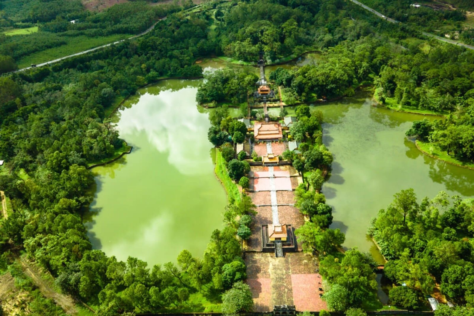 Du khách nên đặt tour sớm 