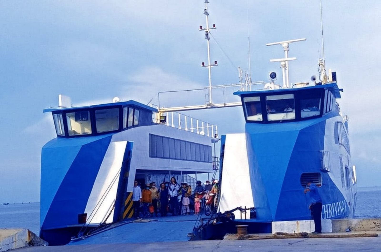 Du khách nên đến bến phà trước giờ khởi hành  