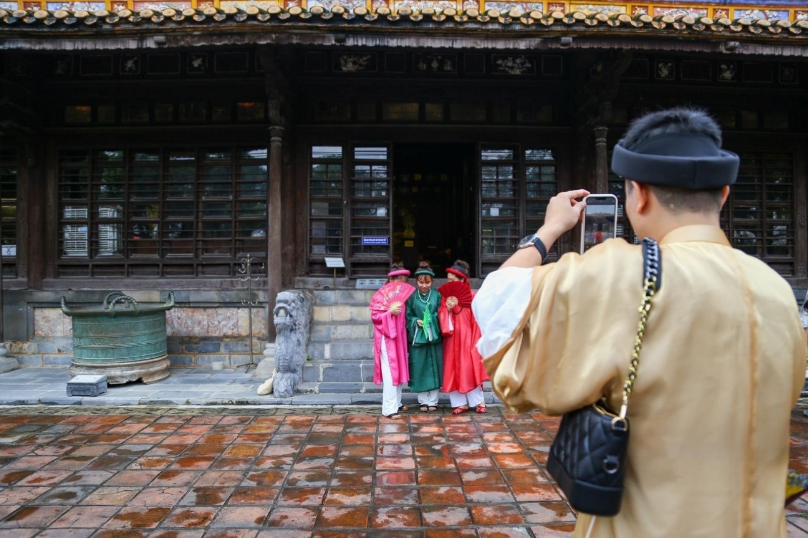 Du khách nên kết hợp tham quan thêm một số địa điểm khác