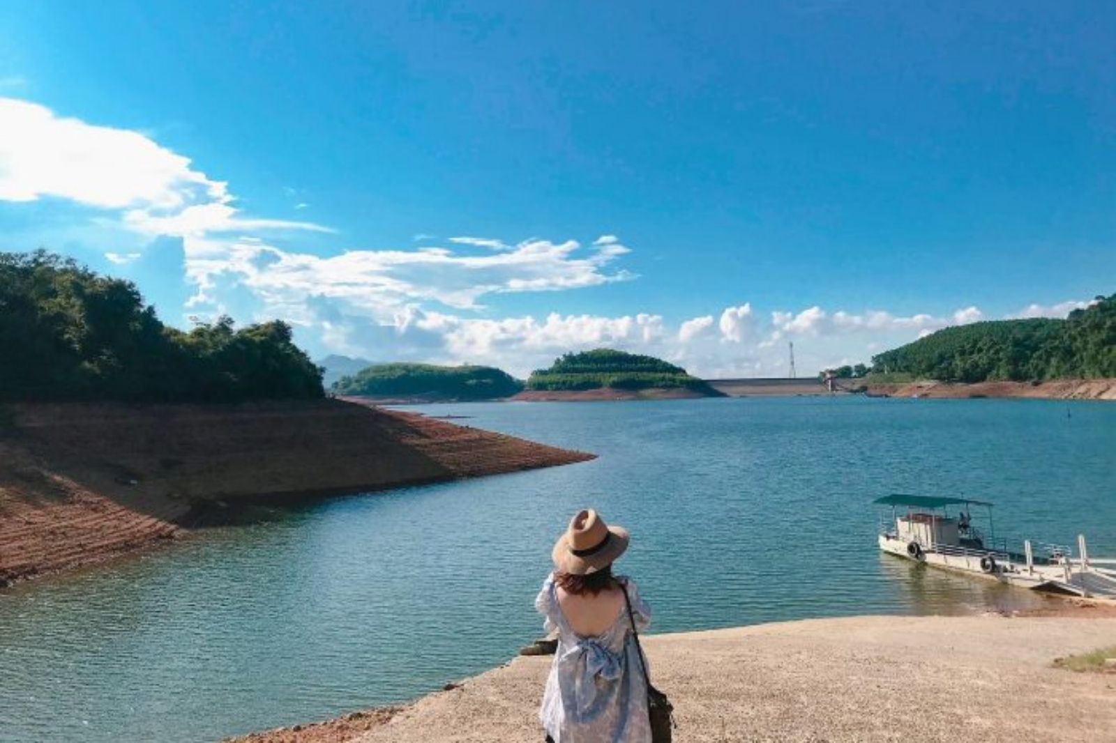 Thời gian du lịch hồ Truồi lý tưởng từ tháng 3 đến tháng 5