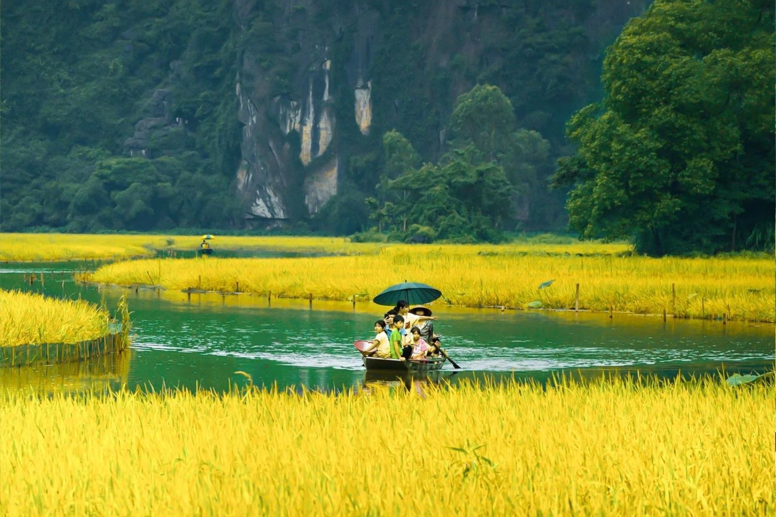 Hạn chế đi vào cuối tuần để tránh đông đúc