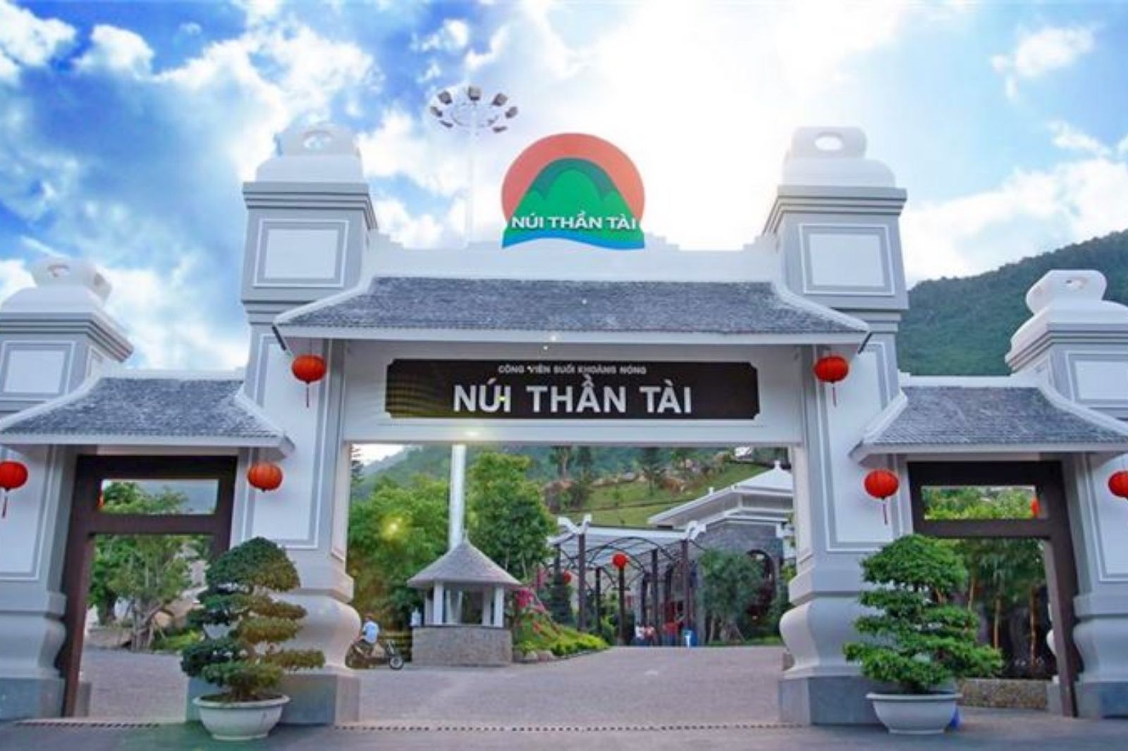 Đường di chuyển tới khu du lịch khá thuận tiện 