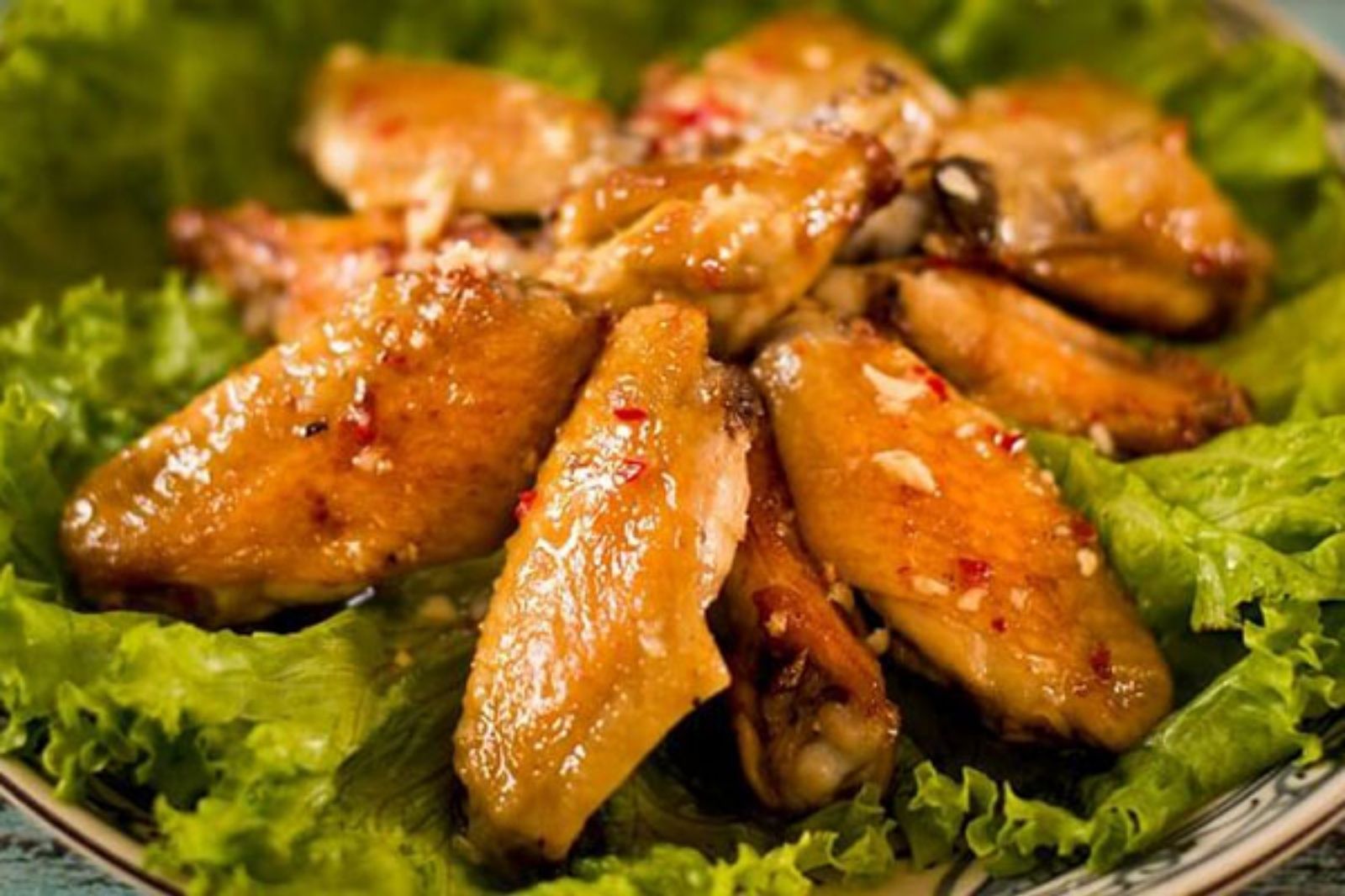 Gà chiên mắm ở quán Tuấn Béo