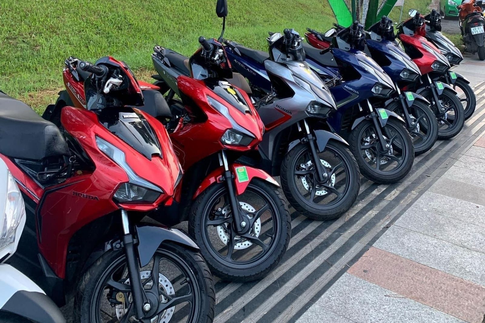 Giá thuê xe máy phù hợp túi tiền 