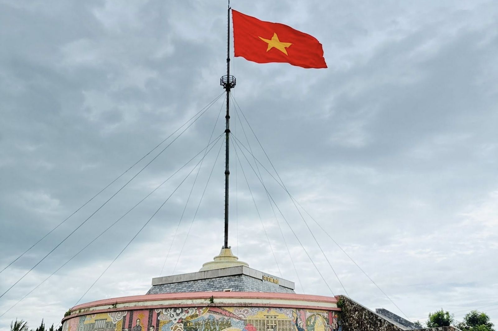 Giá trị lịch sử to lớn của cột cờ Hiền Lương