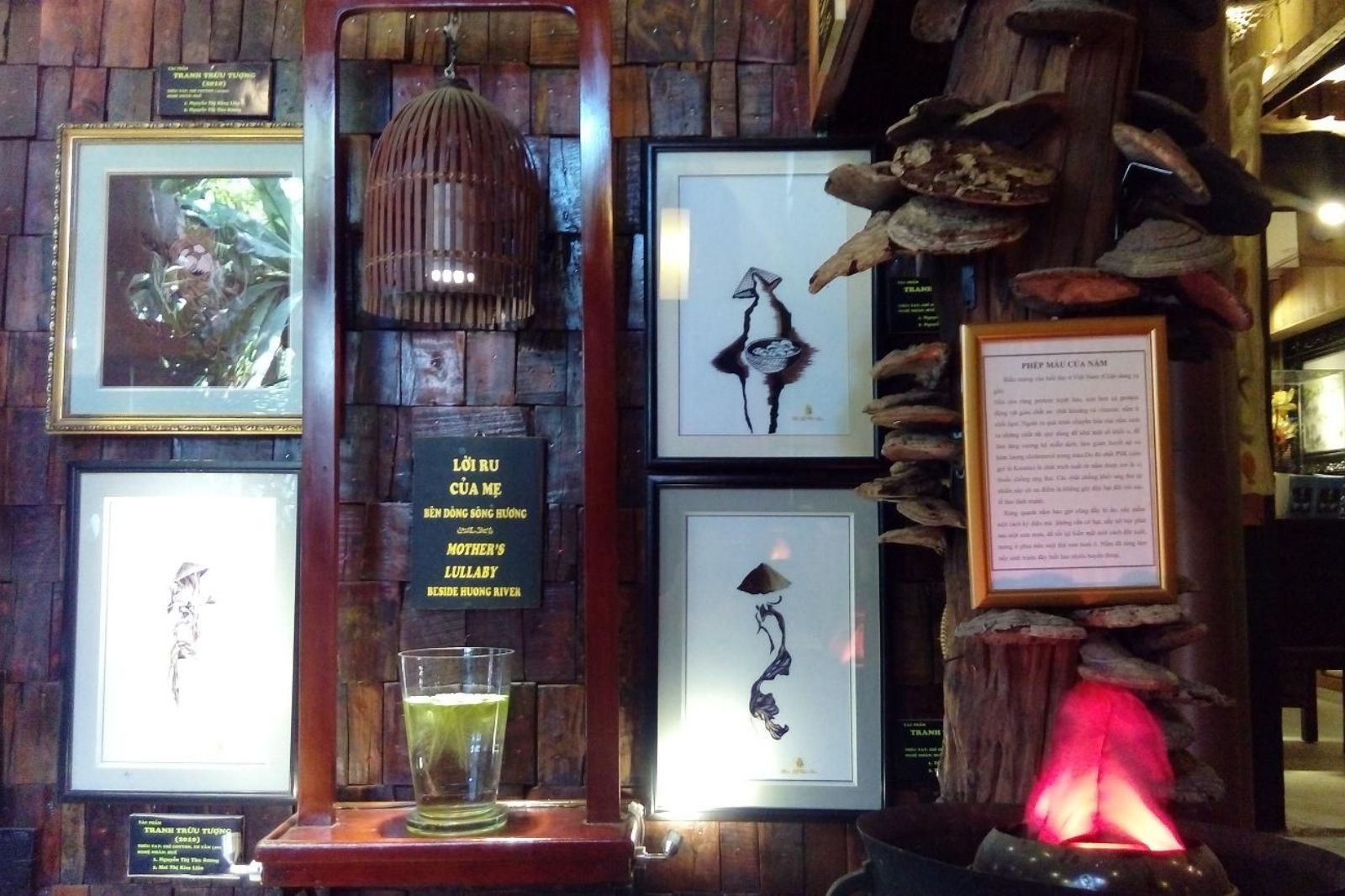 Một trong những phần của chủ đề "Gương mặt nghề thêu" 