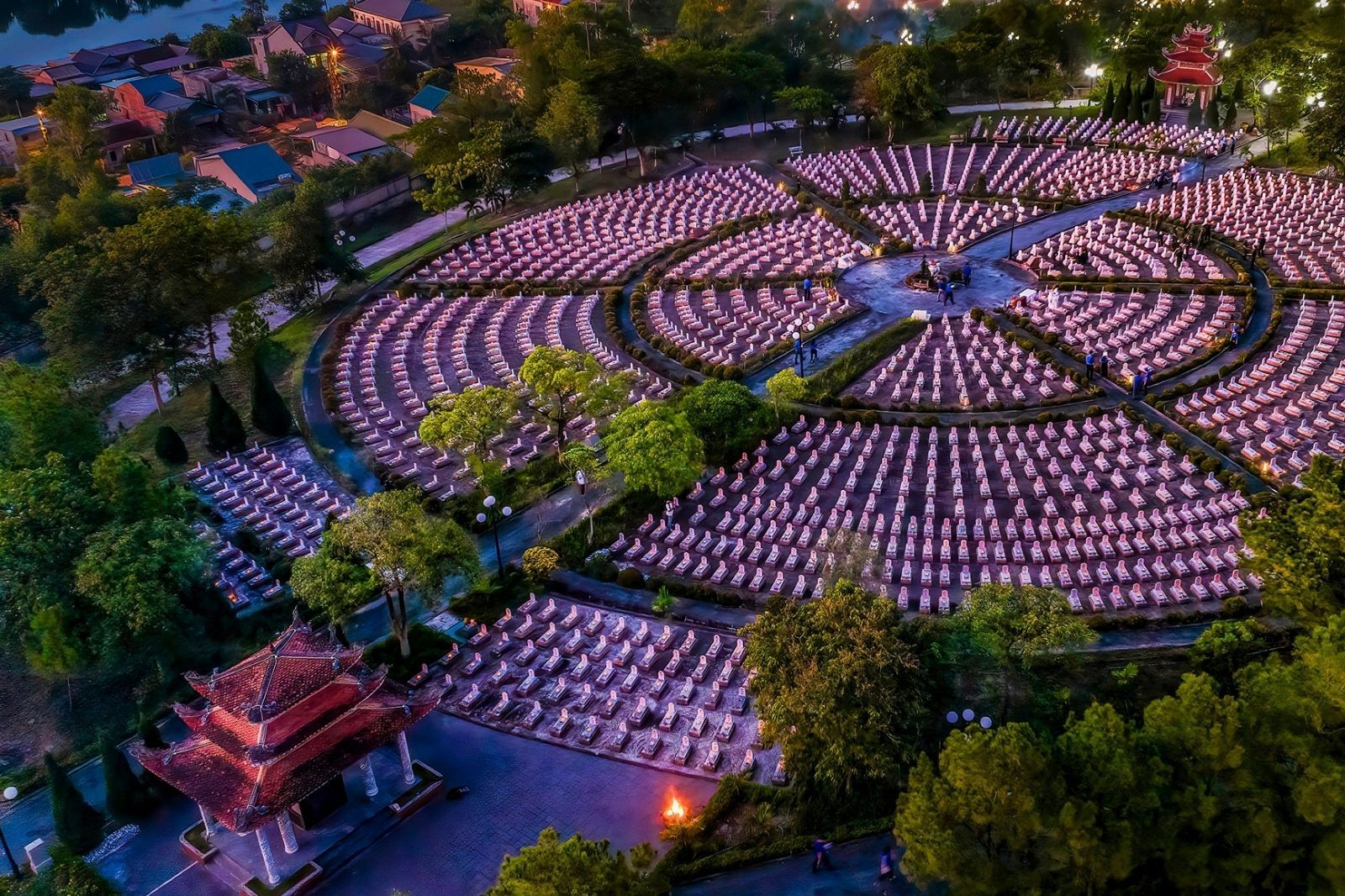 Hành lí cá nhân nên gọn nhẹ vì di chuyển nhiều địa điểm 