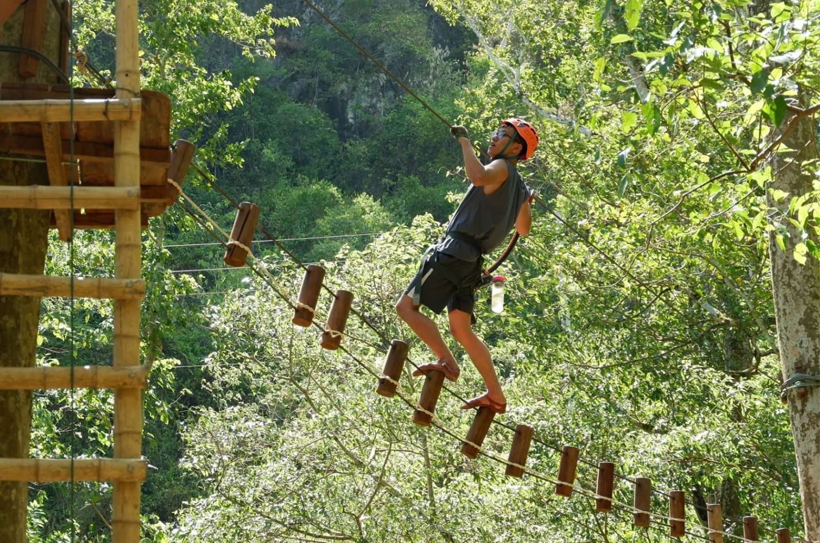 Hệ thống trò chơi mạo hiểm đầy thử thách tại Ozo Treetop Park