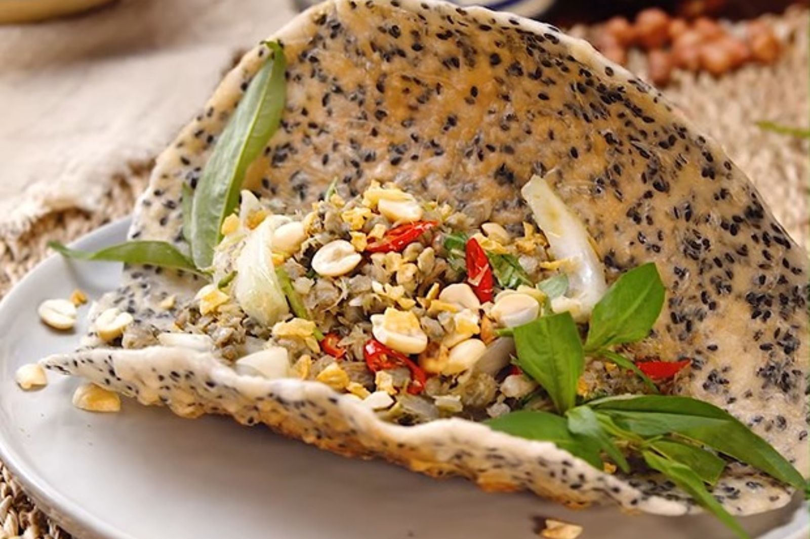 Hến xúc bánh tráng 