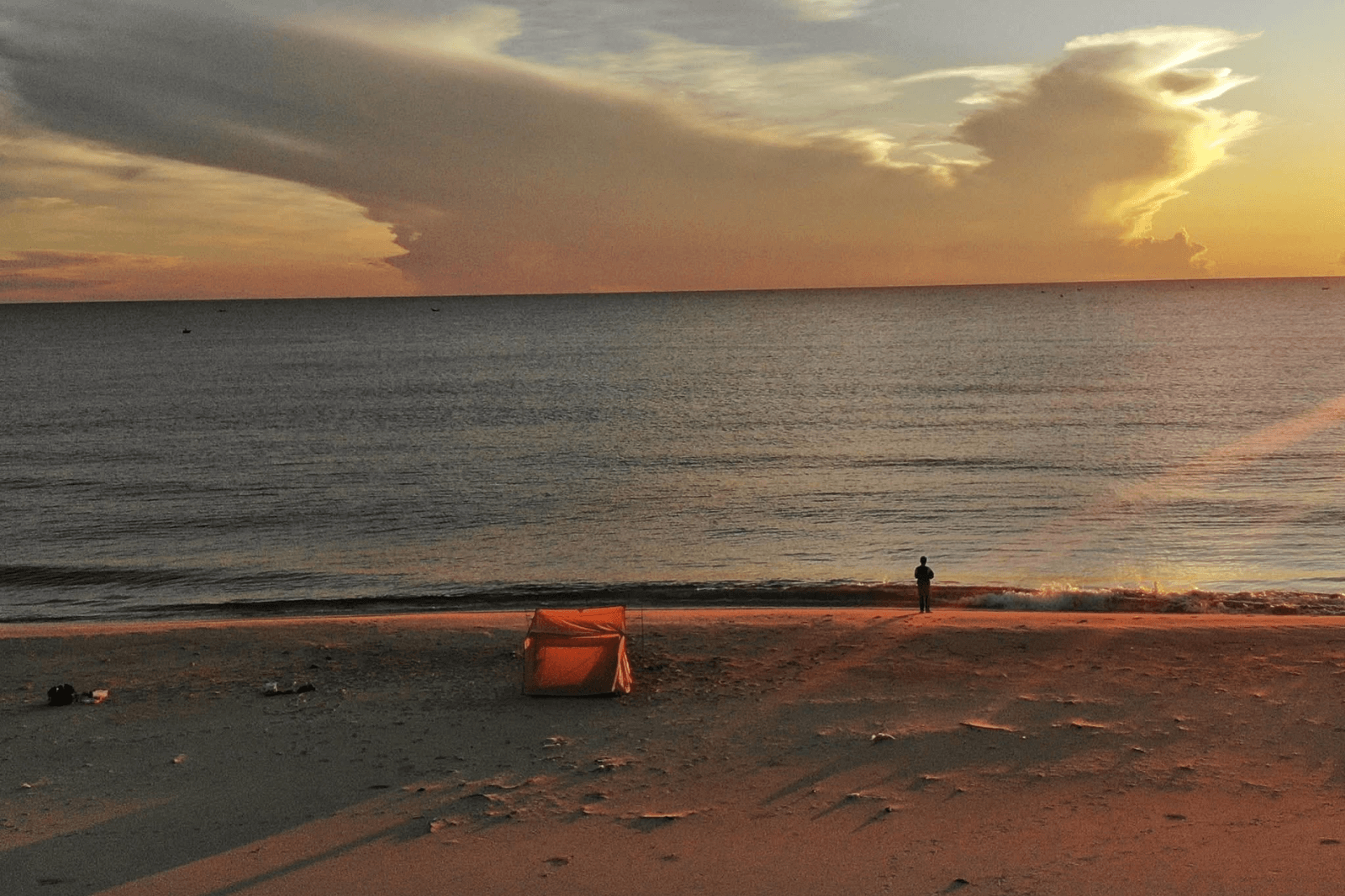 Hoàng hôn bên bờ biển