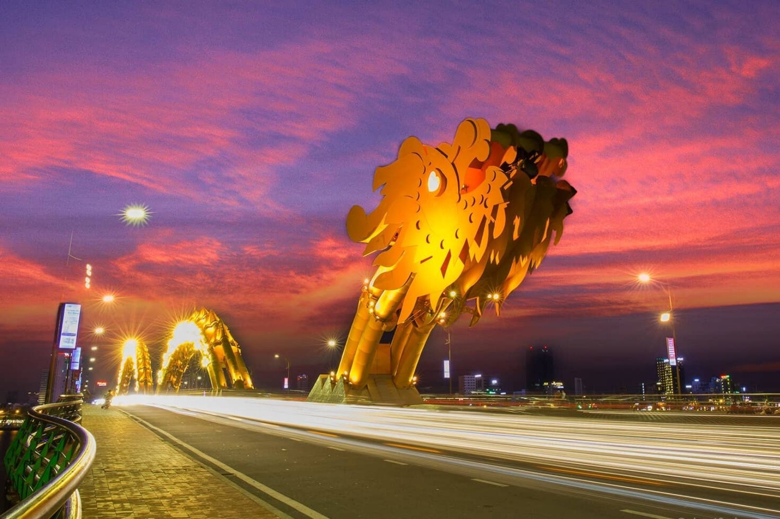 Hoàng hôn từ cầu Rồng