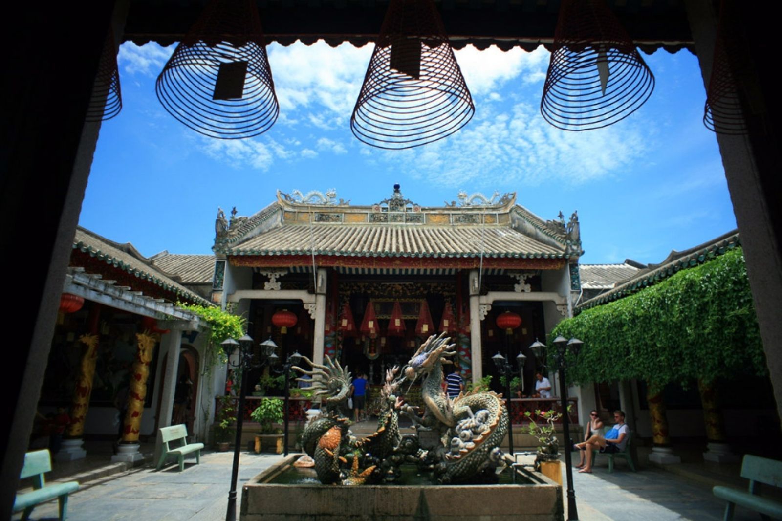 Hội quán Quảng Đông hay còn gọi là chùa Quảng Đông  